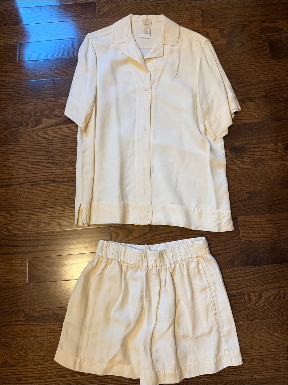 H&M Cream Short Sleeve Button Front Shirt & Elastic Waist Shorts Set